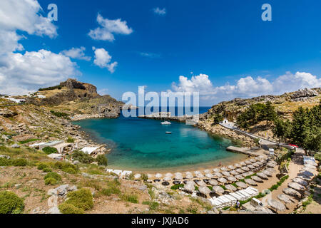 St Paul Bay e Agios Pavlos spiaggia vicino a Lindos su un bel giorno, l' isola di Rodi, Grecia Foto Stock