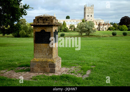 Holme castello sito monumento di pietra, i vigneti, Tewkesbury, Gloucestershire, England, Regno Unito Foto Stock