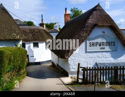 Intorno al villaggio di Helford sulla penisola di Lizard Cornwall Inghilterra REGNO UNITO Foto Stock