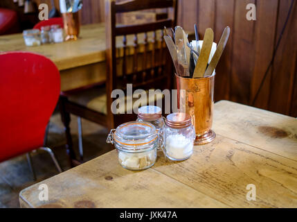 Intorno al villaggio di Helford sulla penisola di Lizard Cornwall Inghilterra UK Santo sgombro cafe Foto Stock