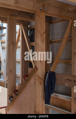 La struttura di legno casa in costruzione Foto Stock