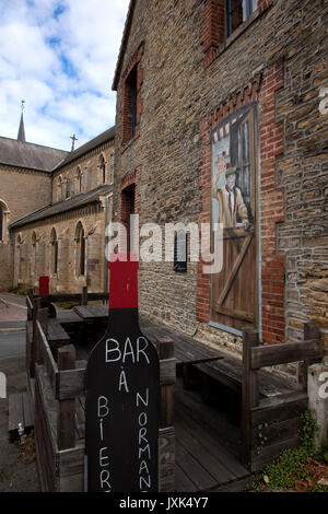 Clecy,Calvados,Normandia, Francia. Agosto 2017 Clecy una piccola cittadina in SUISSE NORMANDE (Swiss Normandia ) area della Normandia, Francia. Wikipeadia: Clécy è Foto Stock