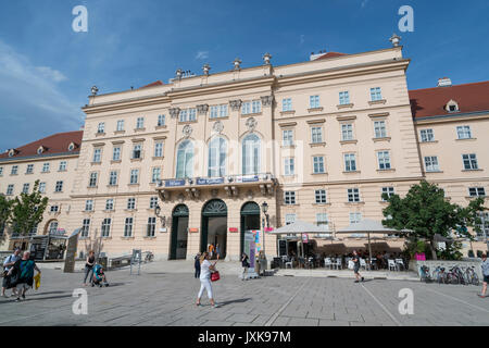 La vista esterna della facciata del quartiere dei musei di Vienna Foto Stock