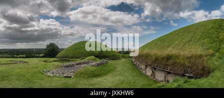 Knowth Neolitico Tomba di passaggio, principale tumulo, Irlanda Foto Stock