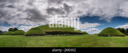 Knowth Neolitico Tomba di passaggio, principale tumulo, Irlanda Foto Stock