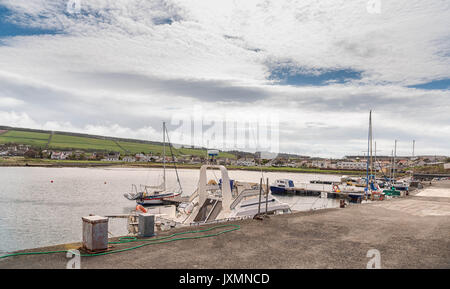Ther Maidens porto vicino Girvan in Scozia con Ailsa Craig nel nebbioso distanza. Situato nel South Ayrshire è un piccolo villaggio di pescatori che serve Foto Stock