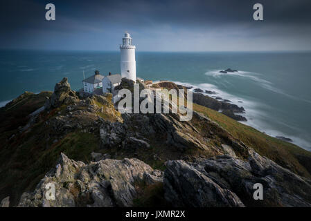 Punto di partenza il faro in Devon. Foto Stock