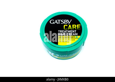 Kota Kinabalu, Malesia - Agosto 16, 2017: Gatsby Care Trattamento Anti forfora isolati su sfondo bianco. GATSBY brand nasce in Giappone nel 1978. Foto Stock