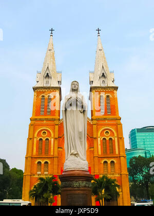 La cattedrale di Notre Dame Basilica nella città di Ho Chi Minh, Vietnam. Foto Stock