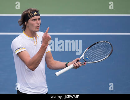 Cincinnati, Stati Uniti d'America. Il 16 agosto, 2017. Agosto 16, 2017: Alexander Zverev (GER) perde a Francesca Tiafoe (USA) 4-6, 6-3, 6-4, all'occidentale e meridionale essendo aperto ha giocato al Lindner Family Tennis Center di Mason, Ohio. © Leslie Billman/Tennisclix/CSM Credito: Cal Sport Media/Alamy Live News Foto Stock