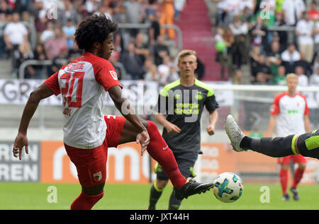 Augsburg, Germania. 06 Ago, 2017. Augusta Caiuby in azione durante la FC Augsburg vs PSV Eindhoven test match in il WWK Arena di Augsburg, Germania, 06 agosto 2017. Foto: Stefan Puchner/dpa/Alamy Live News Foto Stock