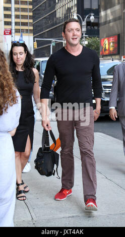 NEW YORK, NY - 16 agosto: Peter Serafinowicz al Late Show con Stephen Colbert nella città di New York il 16 agosto 2017.Credit: RW/MediaPunch Foto Stock