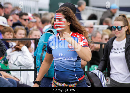 Dublino, Irlanda. 17 Ago, 2017. USA una ventola durante l'Inghilterra v USA corrispondono a la donna della Coppa del Mondo di Rugby a Billings Park UCD, Dublino. FT: Inghilterra 48 - 26 STATI UNITI D'AMERICA. Credito: Elsie Kibue/Alamy Live News Foto Stock