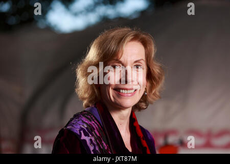 Edimburgo, Scozia 17 agosto. Giorno 6 Edinburgh International Book Festival. Nella foto: Michelle lastricatore è un romanziere britannico e figli di scrittore, noto per la serie di fantasia Cronache di antiche tenebre. Credito: pak@ Mera/Alamy Live News Foto Stock