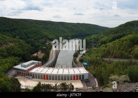 Il Dalesice pompato- Archiviazione centrale idroelettrica sul fiume Jihlava nella Repubblica ceca nella giornata d'estate. Foto Stock