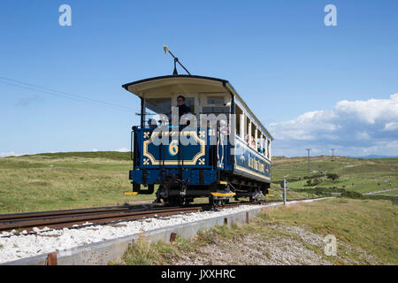 Great Orme Tramway vetture a Llandudno, il Galles del Nord Foto Stock