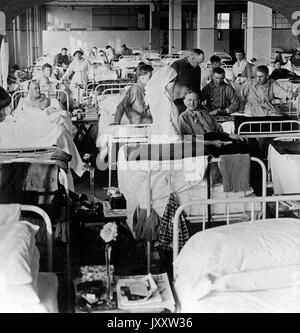 Verwundete Helden werden wieder gesund gepflegt im ospedale convalescenti n. 5 in New York, Stati Uniti d'America, ca. 1918. Infermieristica eroi feriti torna alla salute dei pazienti convalescenti ospedale n. 5, New York, Stati Uniti d'America, ca. 1918. Foto Stock