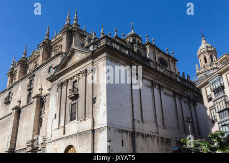 Jaen - Spagna, maggio 2016, 2: vista interna della Cattedrale di Jaen, cupola centrale della crociera, opera dell'architetto Juan de Aranda e Salazar, esso dispone di un CI Foto Stock