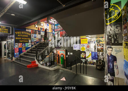 Afflecks Palace Nel centro della città di Manchester per la musica alternativa e vestiti shopping. Foto di Fabio De Paola Foto Stock