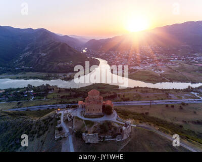 Jvary monastero vicino a Mtskheta, Georgia. Foto Stock