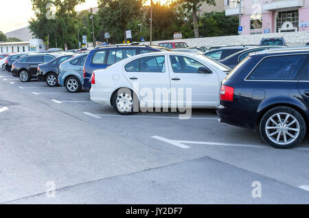 Parcheggio della città di Trogir, Croazia. Foto Stock