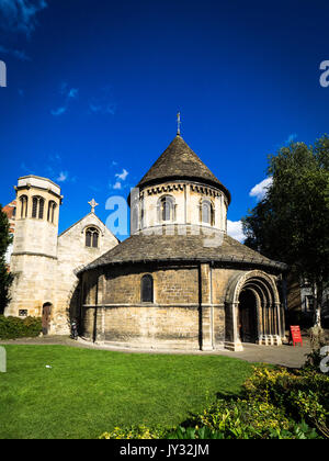 Chiesa rotonda Cambridge Tourism - Chiesa del Santo Sepolcro, più comunemente conosciuta come Chiesa rotonda nel centro di Cambridge, costruita intorno al 1130 Foto Stock