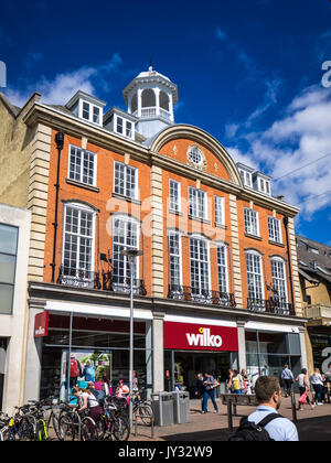 Negozio di Wilko Cambridge - Il negozio Wilko di Fitzroy Street Cambridge. Originariamente Laurie e McConnel's general store, costruito 1903 con tetto bandstand. Foto Stock