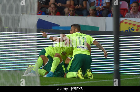 Ivan Trickovski (Larnaca) celebra un obiettivo durante il quarto round del play-off UEFA Europa League Soccer Match FC Viktoria Plzen vs AEK Larnaka a Pilsen, Repubblica Ceca, il 17 agosto 2017. (CTK foto/Slavomir Kubes) Foto Stock