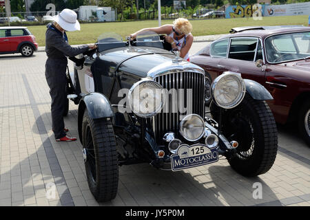 Wroclaw, Polonia. Il 18 agosto, 2017. Motoclassic - classic e auto d'epoca rally a Wroclaw in Polonia. Nella foto: vintage Bentley. Credito: Bartlomiej Magierowski/Alamy Live News. Foto Stock