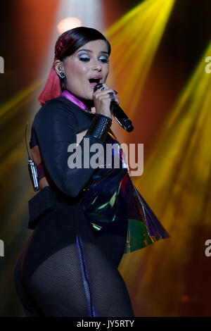 Montreal, Canada. 18 Agosto, 2017. Montreal, Canada. 18/08/2017 Il cantante canadese Nelly Furtado esegue sul palco per il Canada orgoglio Montreal 2017 Concerti gratuito all'aperto. Credito: Richard prudhomme/Alamy Live News Foto Stock