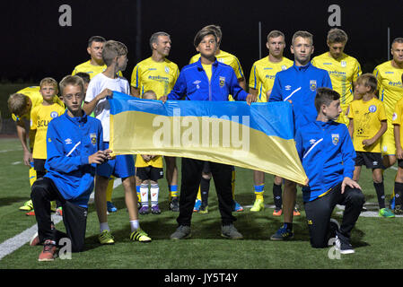 Toronto, Canada. 18 Agosto, 2017. I giocatori durante la partita di calcio tra i veterani ucraino Football Team Nazionale vs il calcio canadese veterani team nazionale a Centennial Park Stadium di Toronto, Canada. Credito: Anatoliy Cherkasov/Alamy Live News Foto Stock