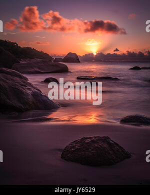 Anse Lazio, Praslin al tramonto Foto Stock
