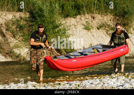 Canoa sul fiume Drava Foto Stock