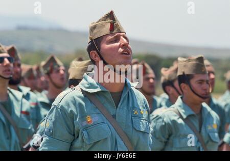 Soldati di 'Tercio', lo spagnolo Legione Straniera (Legion Extranjera) durante esercitazioni NATO a CapoTeulada (Sardegna, Italia) Foto Stock