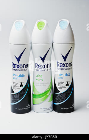 Hai, Ucraina - Agosto 10, 2017: close-up foto di deodorante Rexona sullo sfondo bianco. Foto Stock