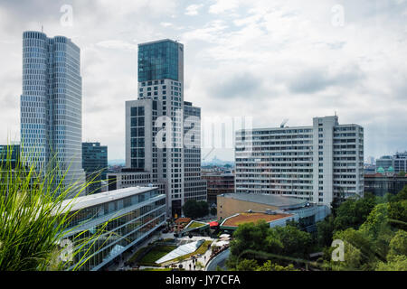 Berlin Charlottenburg.Vista da Monkey bar. Nuovo upper west grattacielo,Waldorf Astoria Hotel,Berlino Bikini shopping center & terrazza,zoo Foto Stock