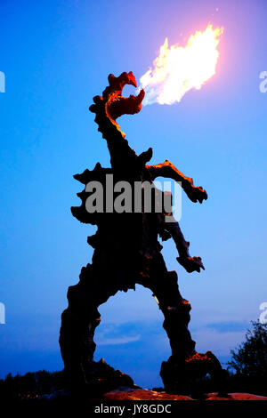 Wavel statua del drago di fuoco respirazione, Cracovia in Polonia Foto Stock