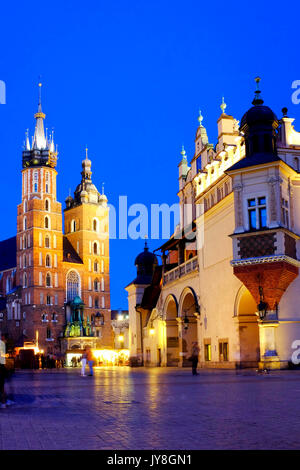 Basilica di Santa Maria e Sala dei tessuti, Cracovia Foto Stock