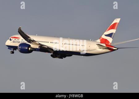 BRITISH AIRWAYS Boeing Dreamliner 787-9 G-ZBKJ Foto Stock