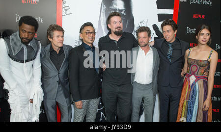 New York, NY USA - Agosto 17, 2017: LaKeith Stanfield, Willem Dafoe, Paul Nakauchi, Adam Wingard, Shea Whigham, Nat Wolff, Margaret Qualley frequentare Netflix premiere morte nota a AMC Loews Lincoln Square Foto Stock