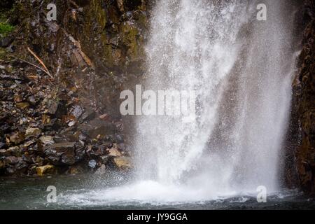 Una vista di Franklin cade nello stato di Washington. franklin falls è una famiglia popolare escursione nell'area di Seattle. Foto Stock