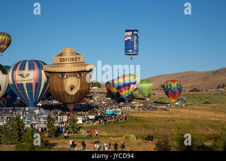 I palloni ad aria calda sollevare a Reno in Nevada a settembre 8, 2012 Foto Stock