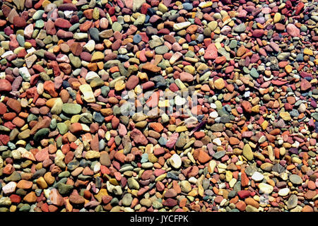 Color rocce del lago McDonald Glacier Park Foto Stock