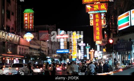 Notte yaowarat road chinatown Bangkok in Thailandia Foto Stock