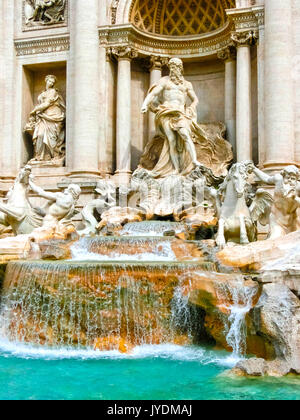 Roma, Italia - 02 Maggio 2014: la Fontana di Trevi. Foto Stock