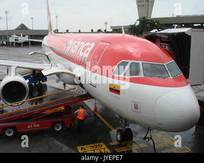A320 en el aeropuerto Alfonso Bonilla Aragon Foto Stock
