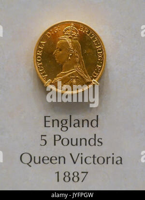 5 libbre, Inghilterra, Queen Victoria, 1887 il Museo Nazionale di Storia Americana DSC00276 Foto Stock