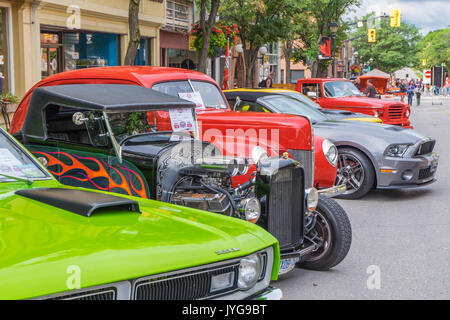 ORILLIA ontario canada - Agosto 17, 2017: xix annuale di Downtown Orillia Classic Car Show. Una straordinaria raccolta di oltre 400 automobili classiche sul display Foto Stock