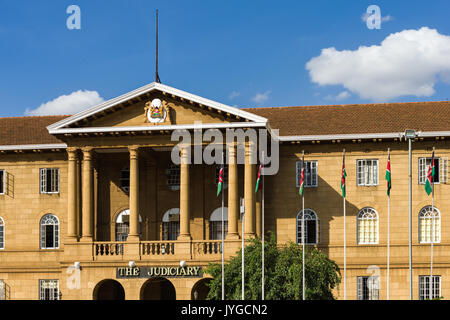 La Corte Suprema Magistratura edificio dal KICC square, Nairobi, Kenia Foto Stock