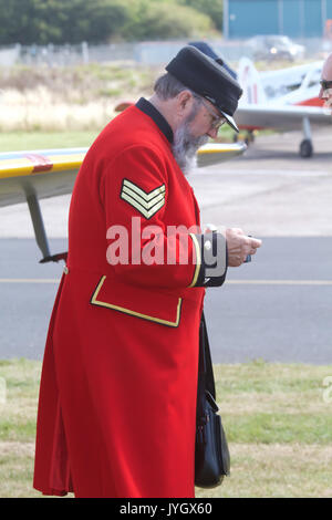 Biggin Hill, Regno Unito. 19 Ago, 2017. Chelsea pensionati partecipare al Festival di volo celebra i suoi cento anni di Biggin Hill Aeroporto. Credito: Keith Larby/Alamy Live News Foto Stock